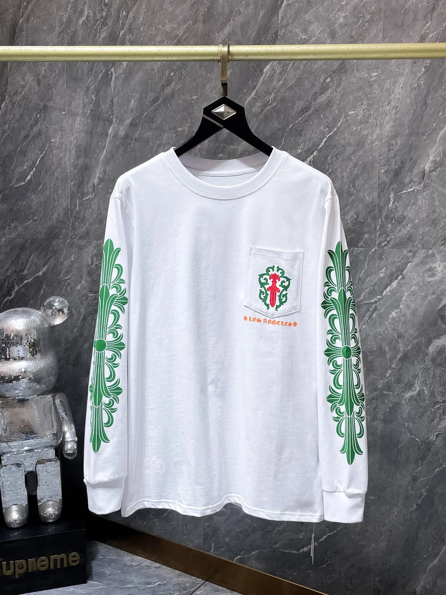 P160 Chrome Hearts🍁Long T series🍁 Available simultaneously at counters❤️ Chrome LA limited vine sword green floral arm long-sleeved T-shirt Imported environmentally friendly glue printing and dyeing Specially customized original 1:1 high weight comfortable fabric 🌈Recommended color: white black🌈 Size: S, M, L, XL